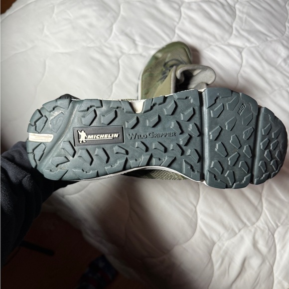 🔥 Under Armour Men’s Charged Core Mid Boots Gore-Tex — Size 9 — OD Green 🔥 - Picture 3 of 17